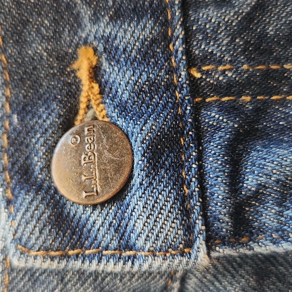L.L. Bean Men's Comfort Waist Jeans 37x32 - Picture 5 of 8